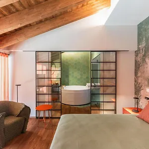https://casale-riversa.it-lombardy.com